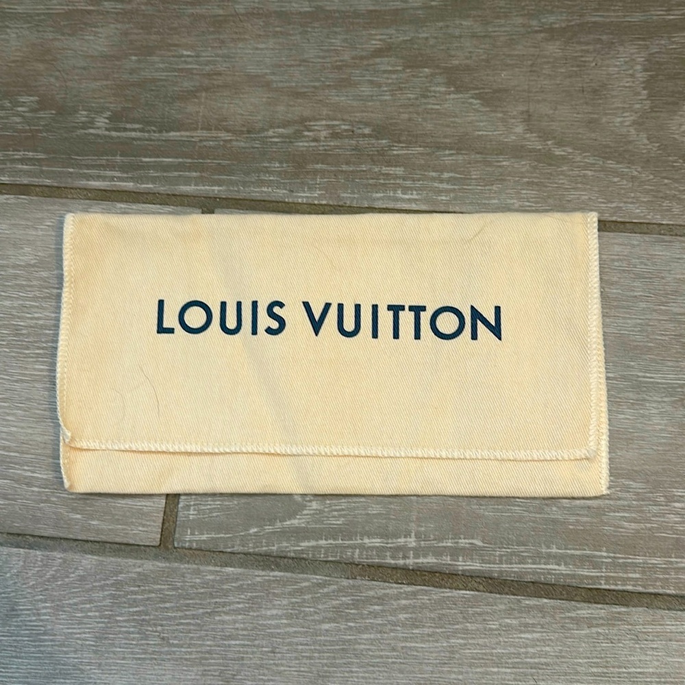 Louis Vuitton dust bag 9” x 5”